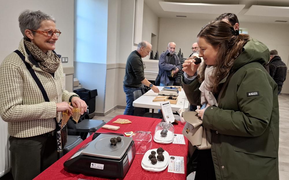 Après le rush de Noël, le marché aux truffes de Mainxe-Gondeville se met sur son 31
